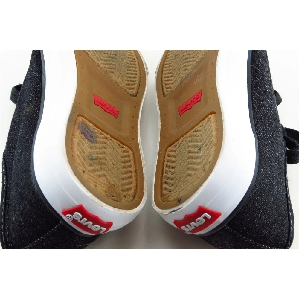 Levis welcome shoe